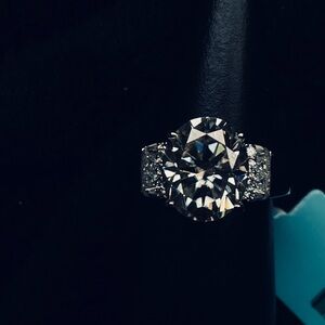 Elegant Silver Women's Ring